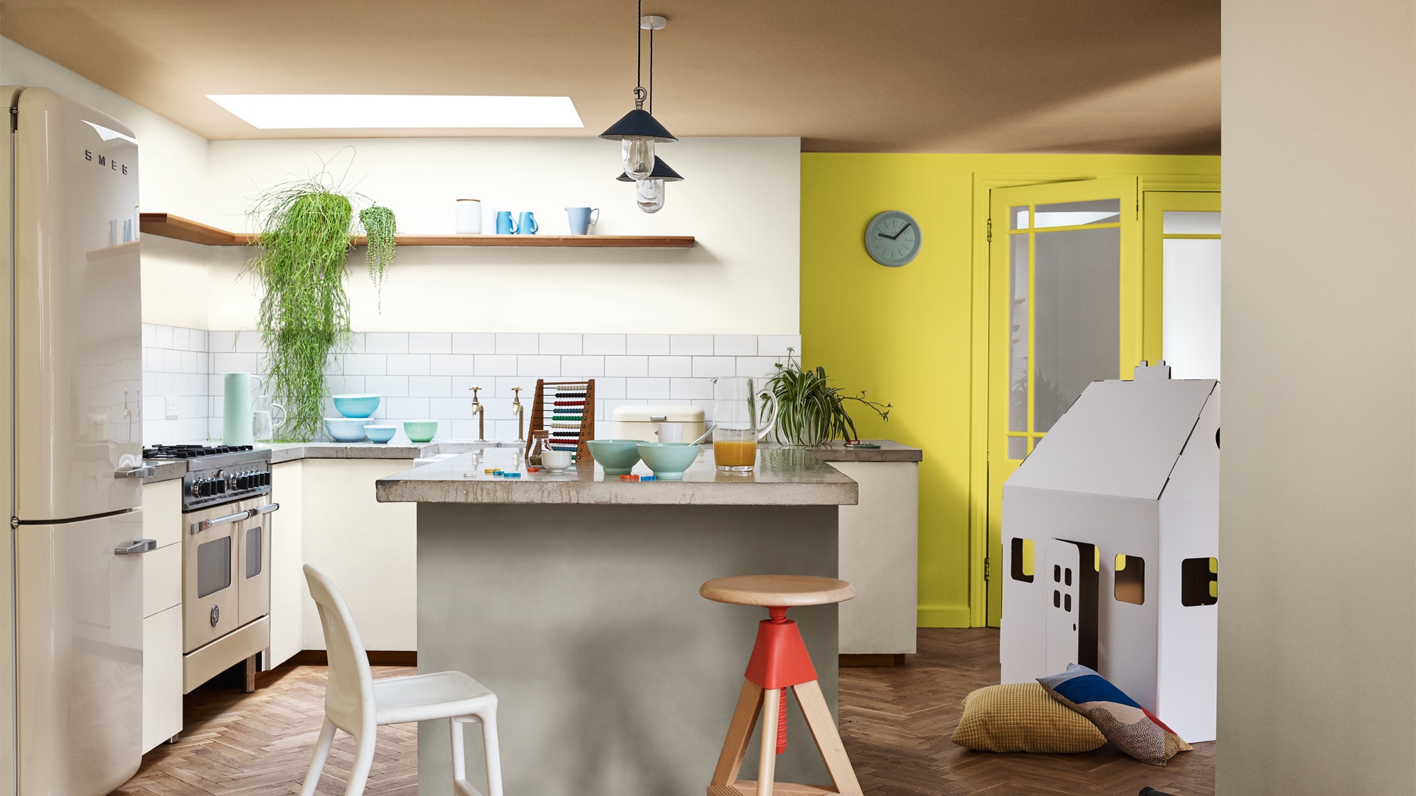Nhà bếp rực rỡ Dulux-Mau-tuong-lai-Mau-chu-dao-nam-2019-Mot-khong-gian-thoa-nguyen-dam-me-Bep-Cam-hung-Viet-nam-49