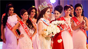           Britney Châu Nguyễn đăng quang Mrs Asia USA 2016      