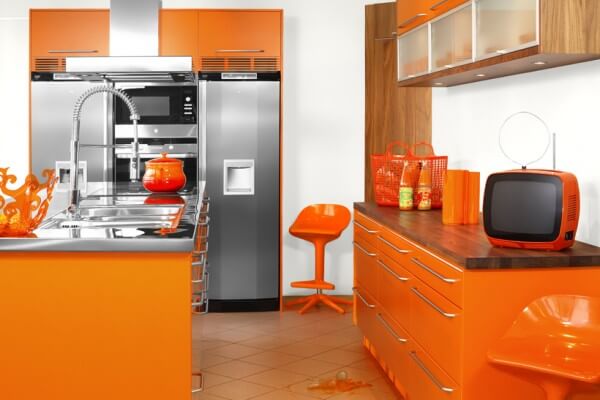 Sắc cam mầu sắc ấn tượng cho phòng bếp