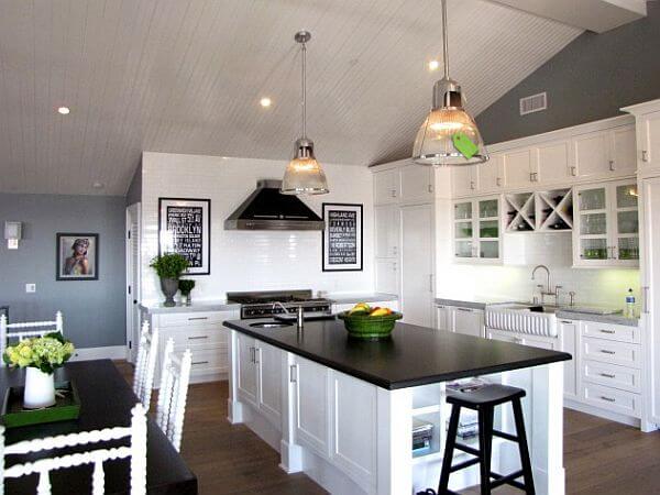 Lựa chọn màu sơn hợp cho ngôi nhà mới màu trắng cho bếp tạo cảm giác thoáng đãng