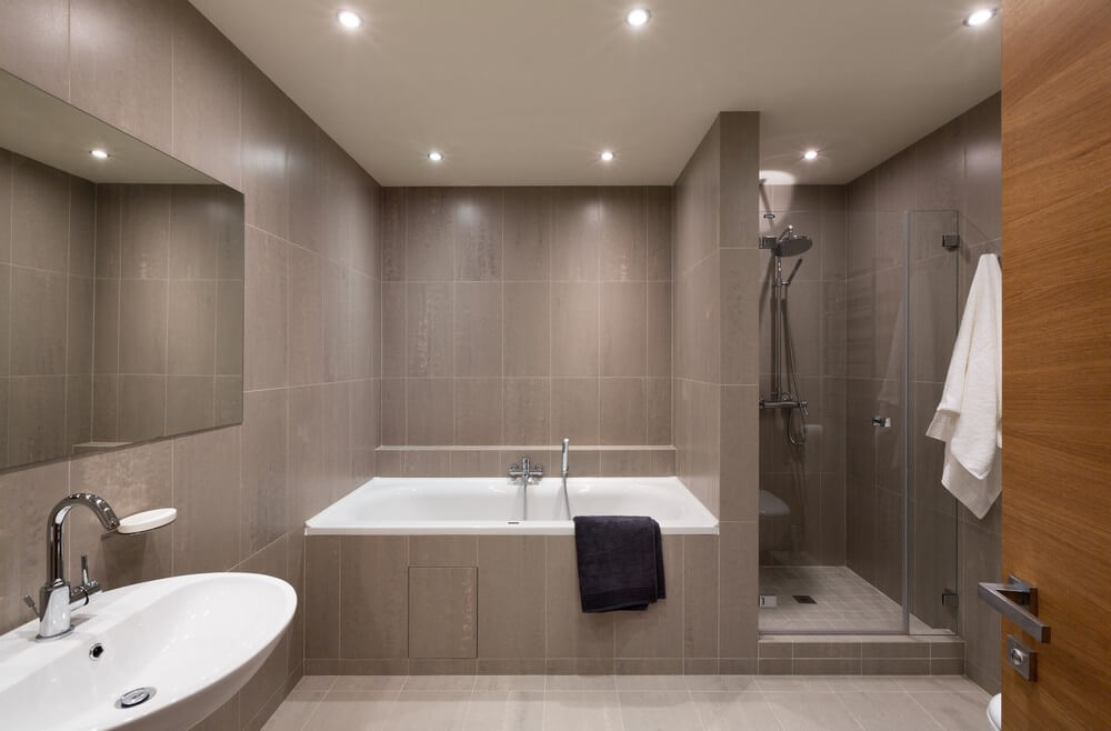 Cải tạo căn hộ với phòng tắm rộng thoáng, tiện nghi, hiện đại. Cải tạo căn hộ với phòng tắm rộng thoáng, tiện nghi, hiện đại.