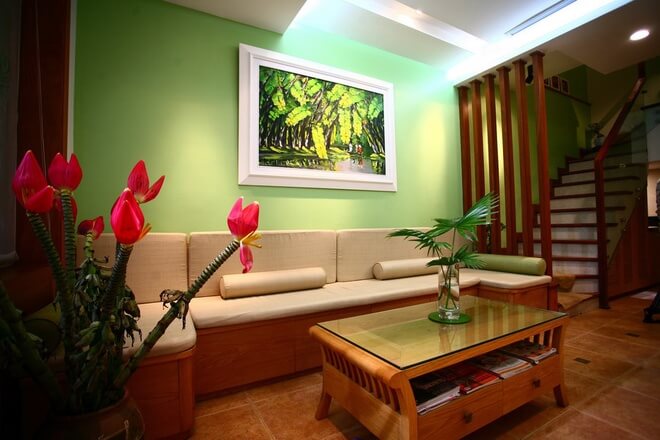 Cải tạo sửa chữa nhà ống, do là bác sĩ nên chủ nhà có nhu cầu sử dụng một phần của ngôi nhà làm phòng khám tư.