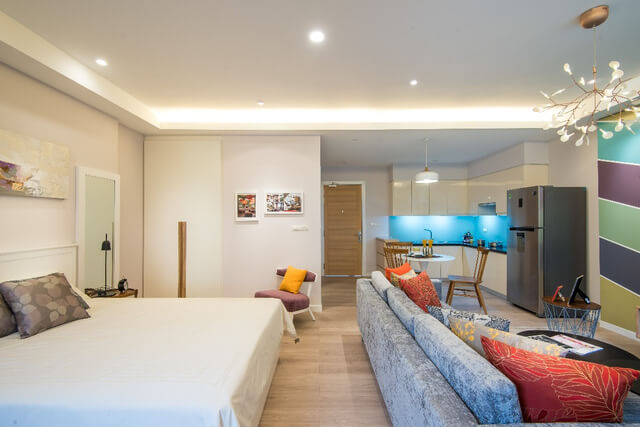 Nhà chung cư chia phòng đối với người độc thân dường như không cần thiết, bởi vậy gia chủ đã lựa chọn phong cách căn hộ studio để toàn bộ căn phòng trở nên rộng hơn.