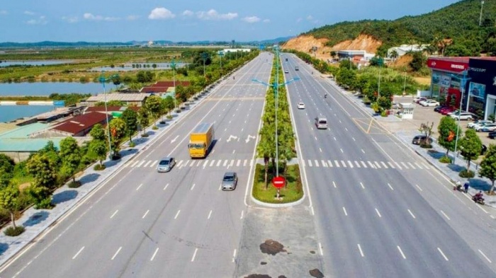 Những con đường tạo nên sự khác biệt của thành phố bên di sản vịnh Hạ Long - Ảnh 1