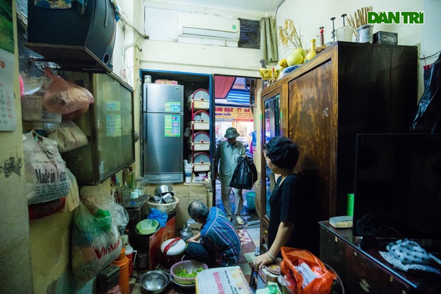 Cuộc sống bên trong những căn nhà “khổ nhất” phố cổ Hà Nội - 12