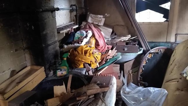 Căn nhà cũ nát ẩn sau bụi cây bất ngờ được bán giá khủng 56 tỷ đồng - 4