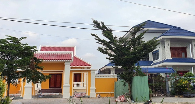 Khu quy hoạch biệt thự, nhà xây giống chùa, Sở Xây dựng nói... khó xử lý! - 1
