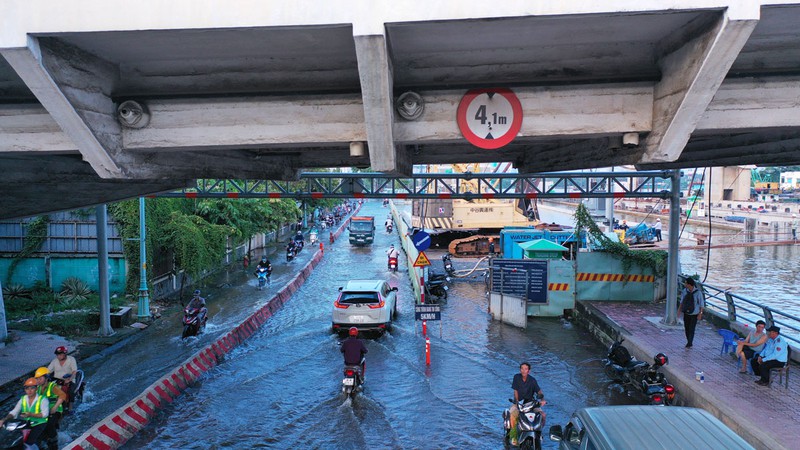 Dự án 10.000 tỉ ngừng thi công, mỗi ngày thiệt hại hơn 1,5 tỉ - ảnh 1