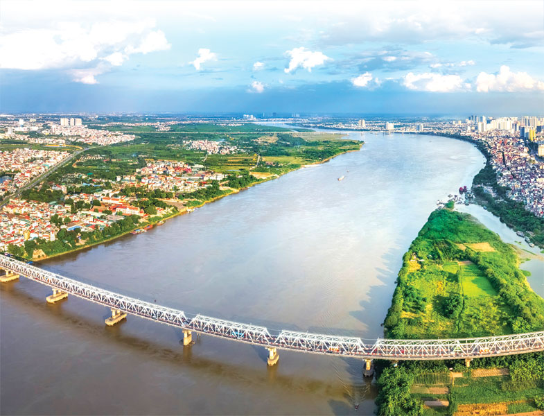 Với khoảng cách sang trung tâm Thành phố chỉ mất 10 phút di chuyển, Long Biên đang là tâm điểm trong làn sóng dịch chuyển của cư dân phố cổ.