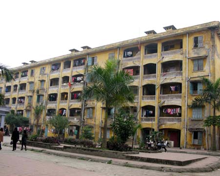 Vì sao 400 hộ dân khu chung cư Hòa Phong không được mua nhà theo NĐ 61?