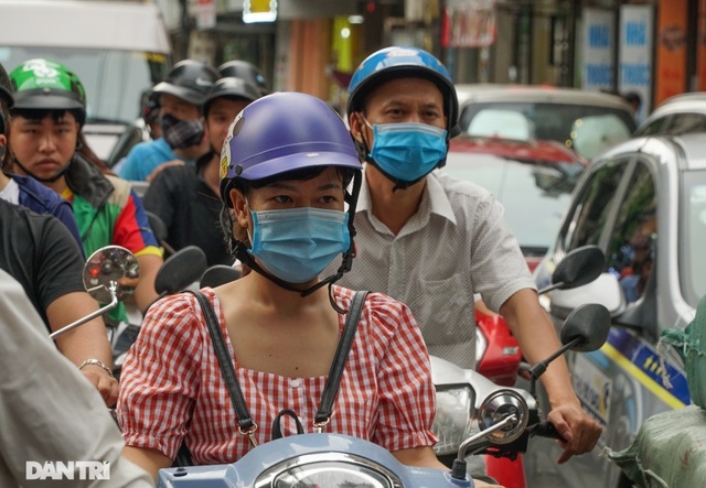 choang ngop rung cao oc chen chuc tren doan duong dai gan 1km o ha noi
