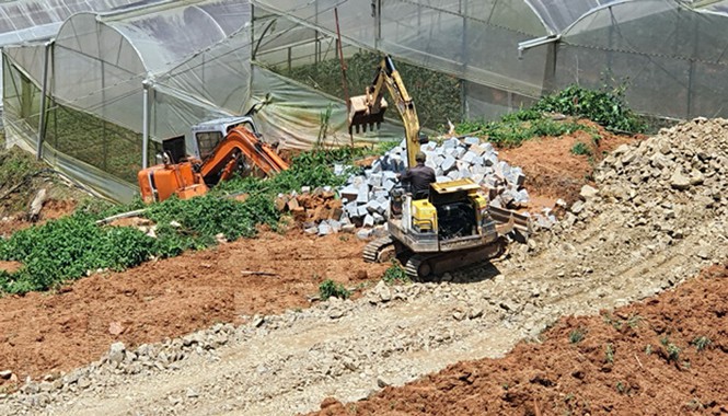 Phường bao che việc thi công trái phép rầm rộ trên đất nông nghiệp? - ảnh 2