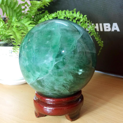 Quả cầu phong thủy thạch anh lục