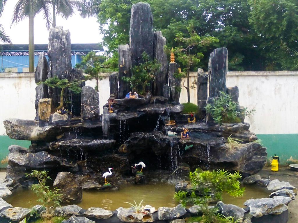 Hòn non bộ đẹp ngoài trời