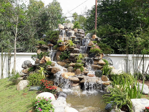 Mẫu hòn non bộ ngoài trời