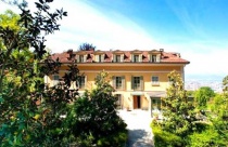 Cận cảnh biệt thự mới mua ở Turin của siêu sao bóng đá CR7