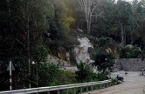 Nghịch lý trên núi Cấm - Bài 1: Ì xèo mua bán đất núi 