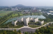 Khám phá văn phòng hình quyển sách bề thế ở ngoại ô Hà Nội