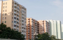 Nợ 3 tháng, người thuê nhà công vụ bị trừ lương