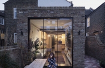 Ngôi nhà bằng gạch cổ điển thú vị ở London