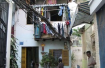 Mỏi mòn chờ mở hẻm