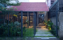 Nhà phố tối giản nép mình trong ngõ nhỏ tại Vinh