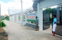 Người dân hiến đất vàng làm đường