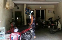 Nguy cơ cháy nổ từ các điểm trông giữ xe: Vừa gửi, vừa lo