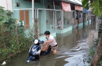 Cần quy hoạch xây nhà sống chung với lũ cho dân