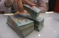 Lãi suất tiết kiệm giảm kỷ lục
