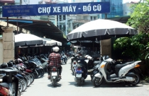 Di dời chợ xe máy Dịch Vọng, dân kinh doanh thất vọng
