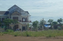 Đại diện Bộ TN-MT đối thoại với dân Cồn Dầu về thu hồi đất
