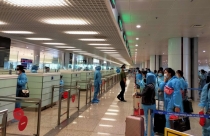 Tạm dừng chuyến bay quốc tế chở khách về Việt Nam
