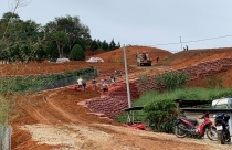 Vụ 54 căn nhà trái phép dưới chân núi Voi: Đơn vị nào “dài tay” cấp điện?