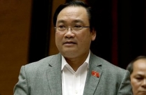 Vì sao bệnh viện, trường học vẫn chưa được di dời?
