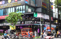 Sau cuộc tháo chạy ồ ạt, phố Hàn ở Phú Mỹ Hưng đã “vui” trở lại