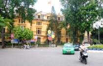Đại gia thâu tóm đất vàng: Quyền lợi quốc gia trên hết