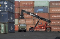 Đầu tư mạnh để giảm chi phí logistics
