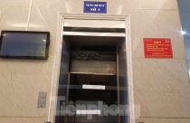 Hiện trường vụ rơi thang máy khiến nhiều người bị thương ở Hà Nội