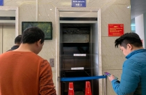 Thông tin bất ngờ vụ thang máy rơi tự do khiến nhiều người bị thương