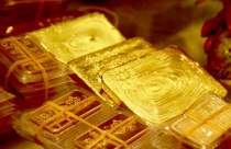 Điểm tin sáng: USD giảm sốc, vàng trụ ở mức cao