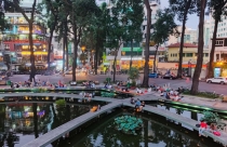 Mở rộng phố đi bộ: Chưa hết băn khoăn