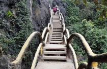 Yêu cầu tháo dỡ các công trình xây dựng trái phép ở Tràng An
