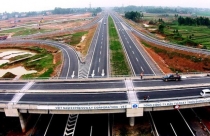 Đầu tàu giải ngân ngành giao thông tăng tốc