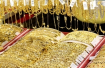 Điểm tin sáng: USD lao dốc, vàng trụ ở ngưỡng cao