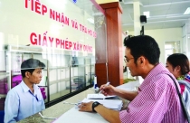 Buộc phải vi phạm vì giấy phép xây dựng “câu giờ”