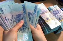 Vì sao sau khi vừa tăng các ngân hàng đồng loạt giảm lãi suất huy động?