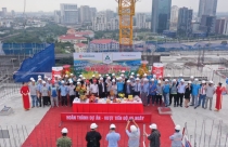 Dự án căn hộ Cosmo City làm lễ cất nóc vượt tiến độ 45 ngày