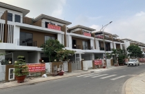 Bất động sản 24h: Bức xúc vì chủ đầu tư cam kết "một đằng" giao nhà "một nẻo"