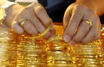 Điểm tin sáng: USD suy yếu, vàng tăng vọt